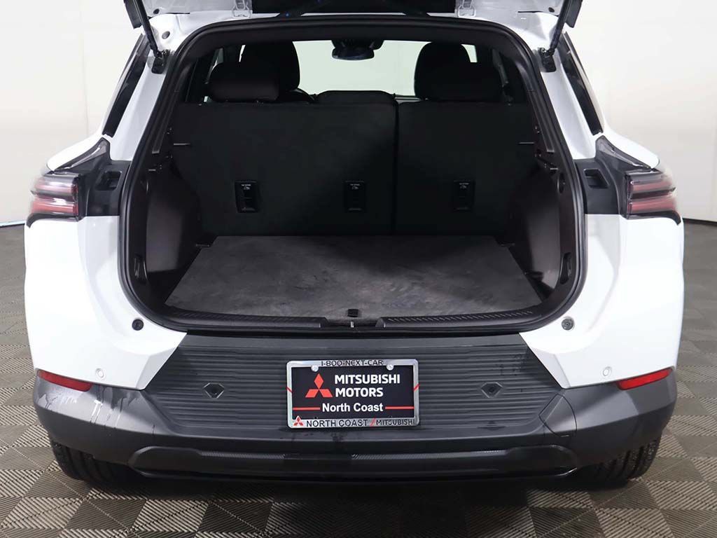 Used 2025 Chevrolet Equinox EV LT FWD image 18