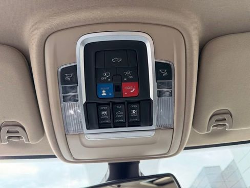 Used 2022 RAM 3500 Laramie AWD/4WD image 30