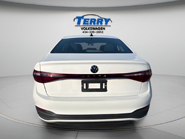 Used 2025 Volkswagen Jetta Sport FWD image 3