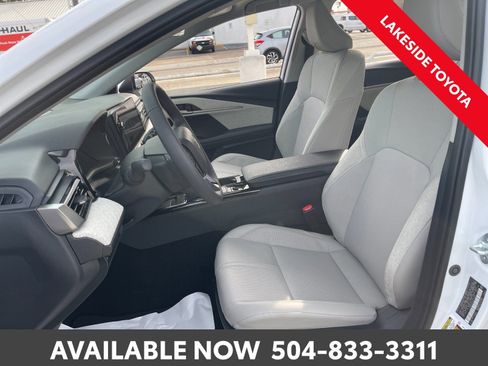 Used 2025 Toyota Camry XLE image 28