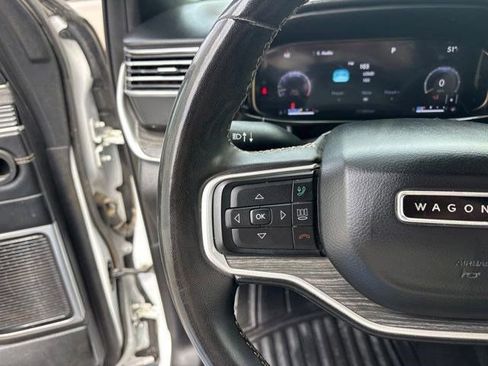 Used 2022 Jeep Wagoneer Series III w/ Premium Group I AWD/4WD image 18