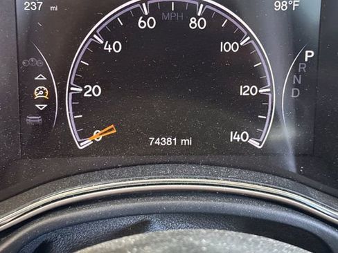 Used 2017 Jeep Grand Cherokee Overland image 26