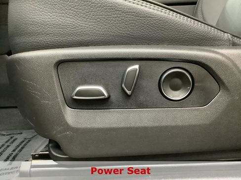 Used 2025 GMC Yukon Denali image 16