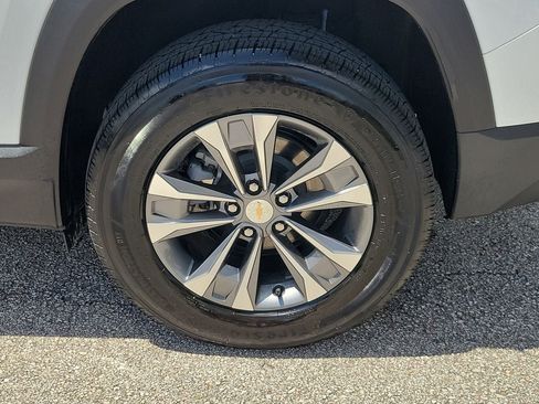 Used 2026 Chevrolet Equinox LT FWD image 5