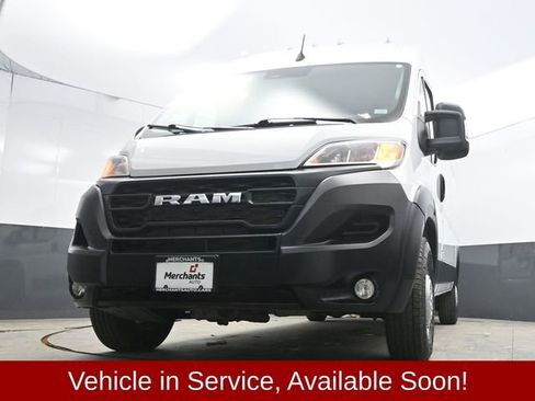 Used 2024 RAM ProMaster 2500 w/ Convenience Group image 29