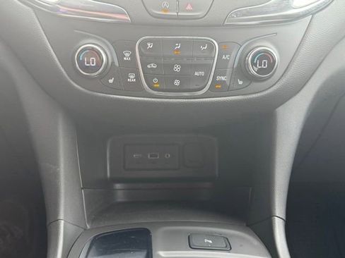 Certified 2024 Chevrolet Equinox LT w/ LPO, Floor Liner Package FWD image 27