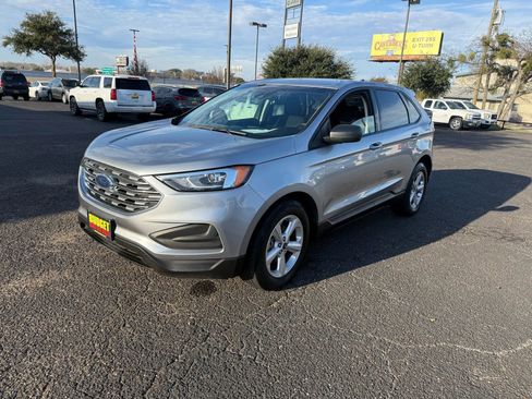 Used 2020 Ford Edge SE image 1