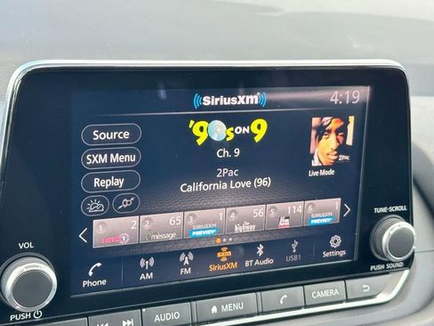 Used 2024 Nissan Rogue SV image 11