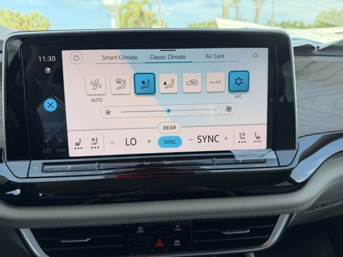 New 2026 Volkswagen Atlas SE image 18