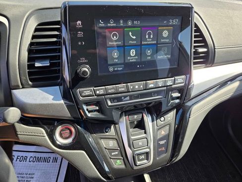 Used 2024 Honda Odyssey Touring image 14