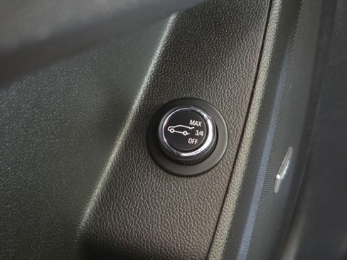 Used 2021 Chevrolet Traverse Premier AWD/4WD image 33