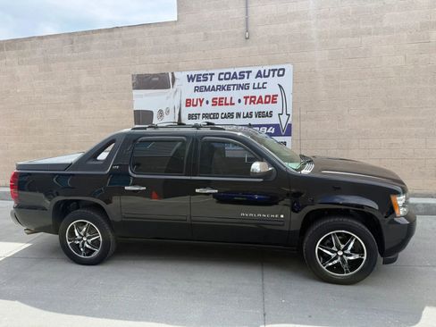 Used 2008 Chevrolet Avalanche LTZ w/ LTZ Preferred Equipment Group image 3