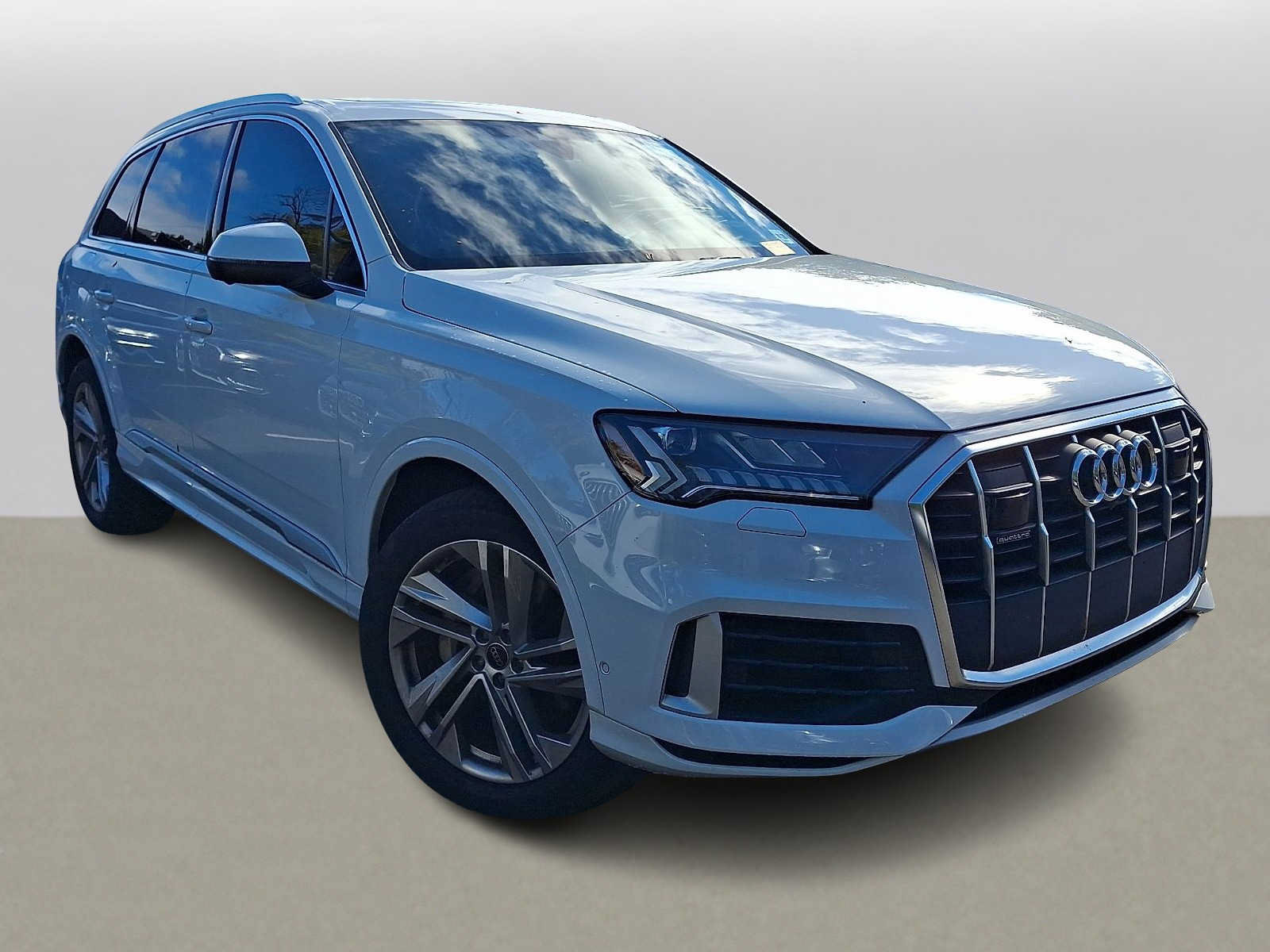 Used 2023 Audi Q7 3.0T Premium Plus AWD/4WD image 2