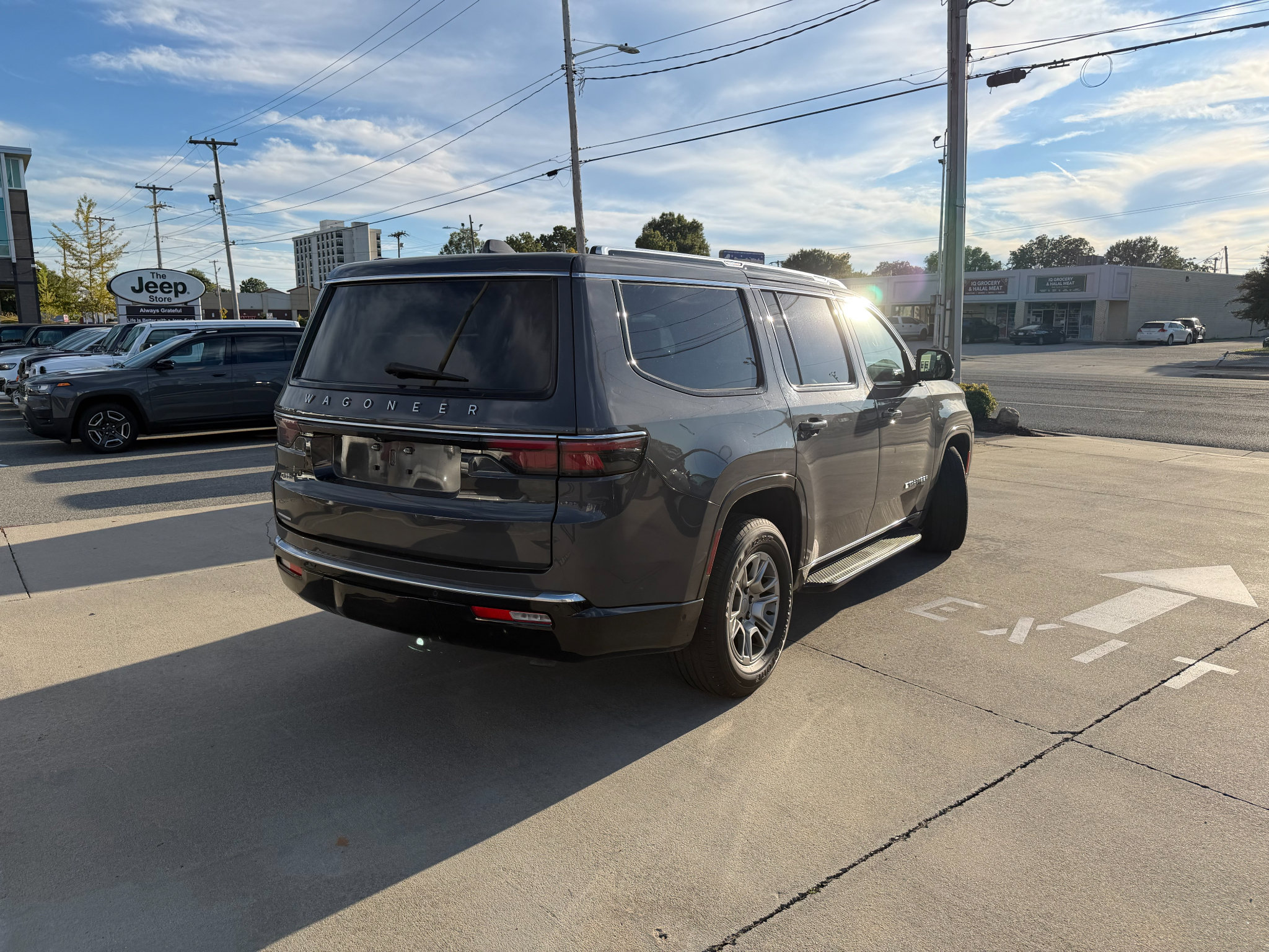 Certified 2023 Jeep Wagoneer 4WD w/ Convenience Group I image 6
