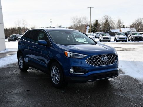 Used 2024 Ford Edge SEL w/ Convenience Package image 9