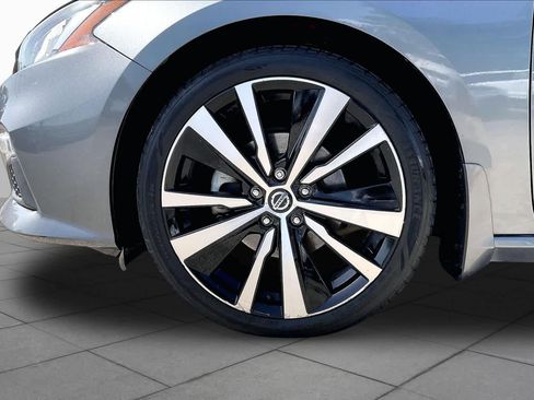 Used 2020 Nissan Altima 2.5 SR FWD image 11