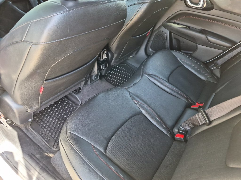 Used 2025 Jeep Compass Trailhawk AWD/4WD image 42
