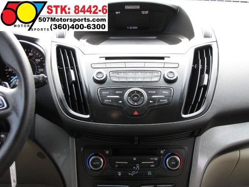 Used 2017 Ford Escape SE FWD image 19