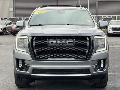 Used 2023 GMC Yukon XL Denali Ultimate AWD/4WD image 10