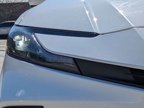 Used 2025 Toyota Camry SE image 11