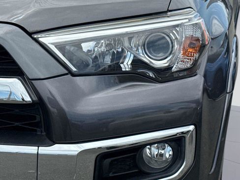 Used 2018 Toyota 4Runner Limited AWD/4WD image 10