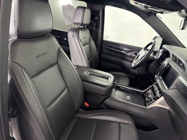 Used 2024 GMC Yukon Denali AWD/4WD image 17