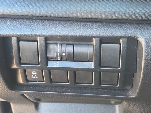 Used 2019 Subaru Crosstrek 2.0i image 24