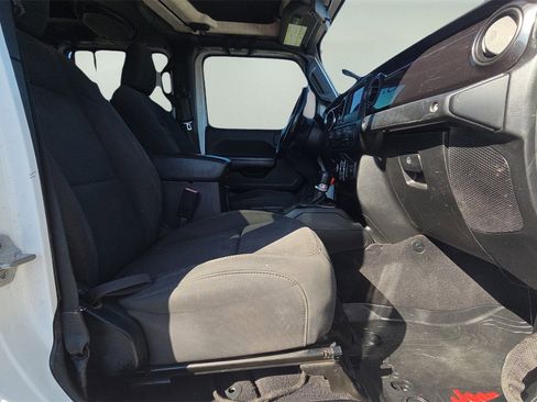 Used 2020 Jeep Gladiator Sport image 13