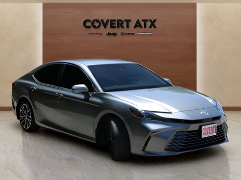 Used 2026 Toyota Camry XLE FWD image 7