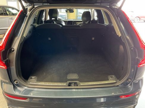 Used 2024 Volvo XC60 B5 Plus image 23
