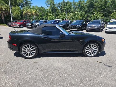 Used 2017 FIAT 124 Spider Lusso RWD image 10