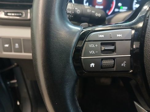 Used 2023 Honda Pilot Touring image 32