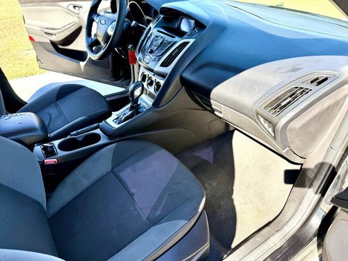 Used 2014 Ford Focus SE image 9