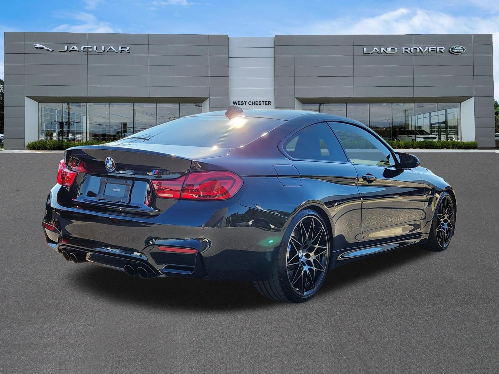 Used 2018 BMW M4 Coupe w/ Competition Package RWD image 4