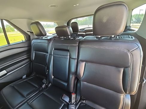 Used 2024 Ford Explorer XLT w/ Equipment Group 202A image 15