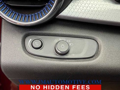 Used 2024 Chevrolet Trax LT w/ Driver Confidence Package image 32