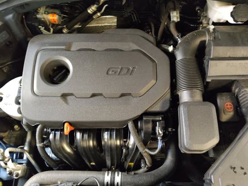 Used 2019 Hyundai Santa Fe SEL image 30