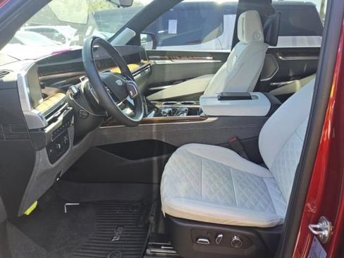 Used 2025 Cadillac Escalade Sport Platinum AWD/4WD image 6