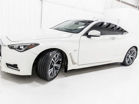 Used 2018 INFINITI Q60 3.0t Luxe w/ Sensory Package 3.0T Luxe RWD image 2