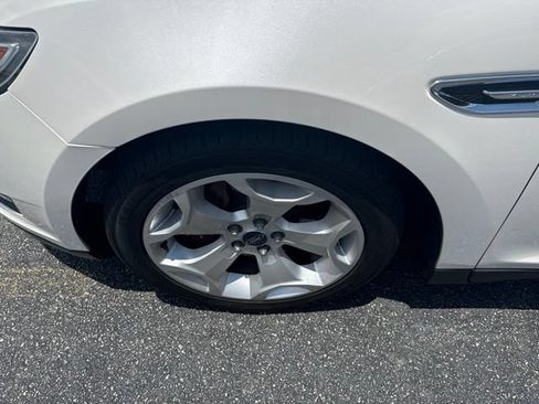 Used 2011 Ford Taurus SEL w/ 202A Rapid Spec Order Code FWD image 10