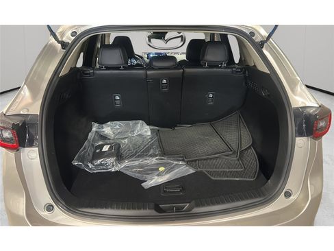 Used 2025 MAZDA CX-5 AWD 2.5 S w/ Select Package image 12