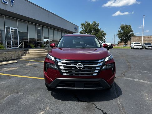 Used 2025 Nissan Rogue SV AWD/4WD image 5