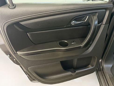 Used 2016 Chevrolet Traverse LT image 26