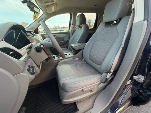 Used 2017 Chevrolet Traverse LS FWD image 21