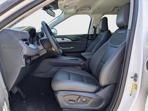 New 2025 Ford Explorer Active w/ Active Comfort Package RWD image 11
