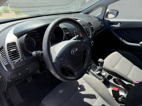 Used 2018 Kia Forte LX FWD image 17