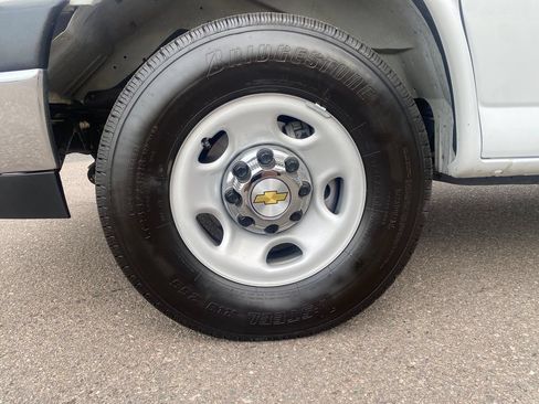 Used 2025 Chevrolet Express 3500 LT w/ LT Preferred Equipment Group RWD image 26