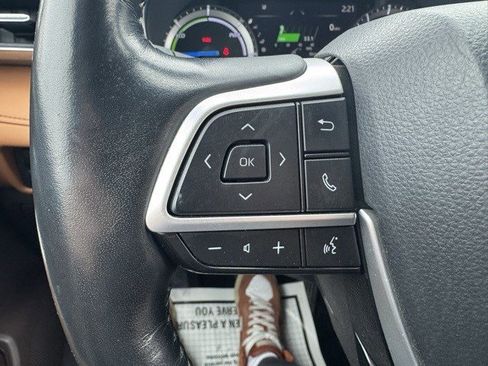 Used 2022 Toyota Highlander Platinum image 16