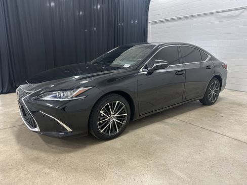 Used 2025 Lexus ES 350 w/ Premium Package image 5