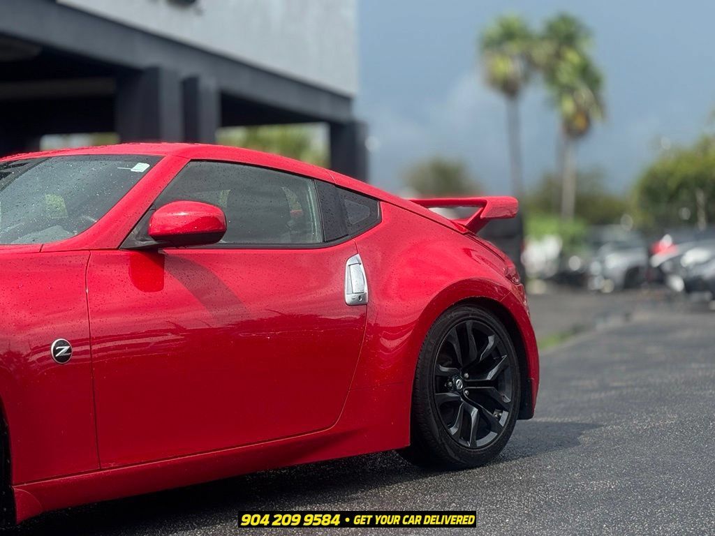 Used 2016 Nissan 370Z Coupe RWD image 3